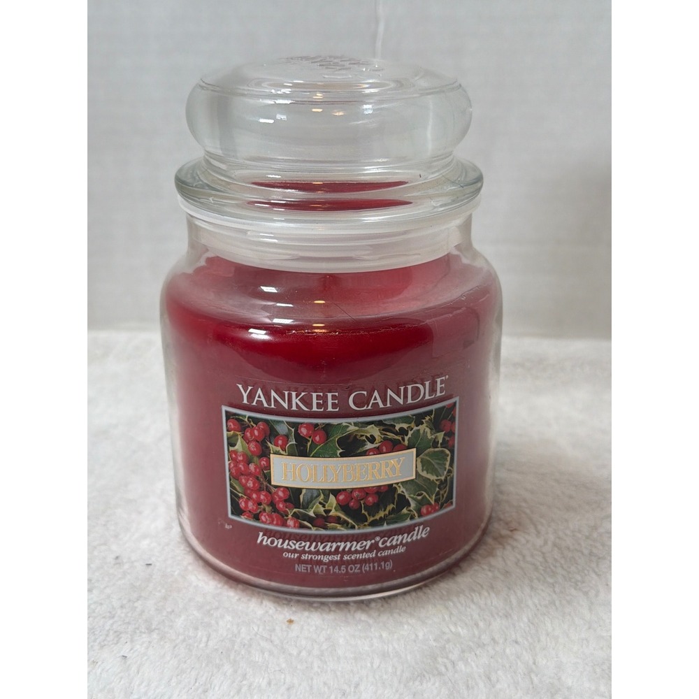 Yankee Candle Hollyberry Jar Candle 14.5oz Red Housewarmer Holiday Scent Retired